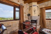 Platanos bei Kissamos Kreta, Platanos: Zwei private Steinvillen mit Gästeappartements in der Nähe des Strandes von Falasarna zu verkaufen Haus